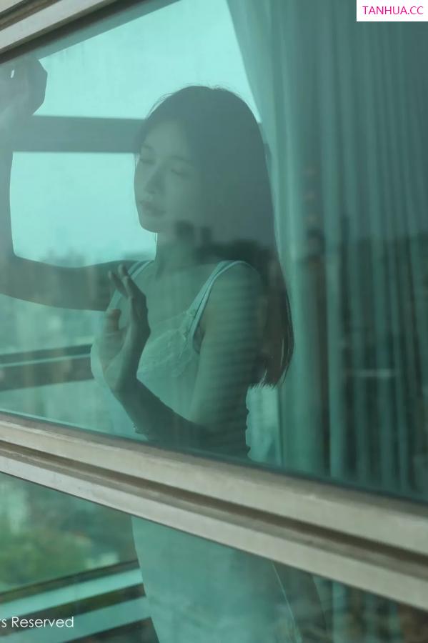 Carina Lee Carina布丁 [XiuRen]高清写真图 2025.04.30 No.10226 布丁wow 肉色丝袜第3张图片